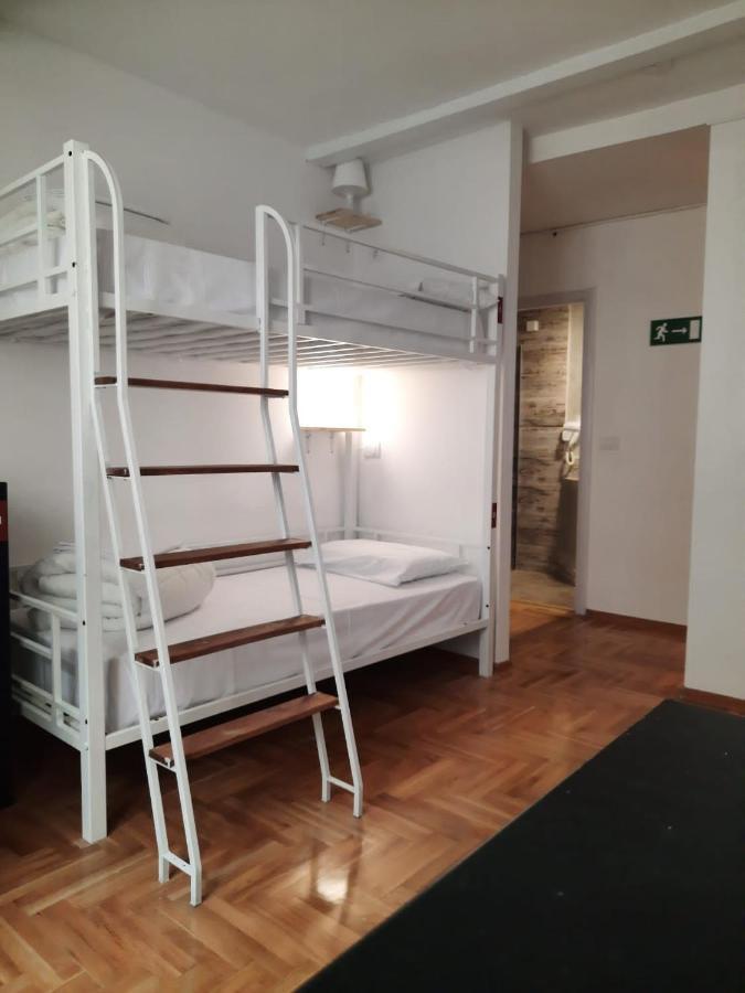 New Generation Hostel Prague Center Exteriör bild