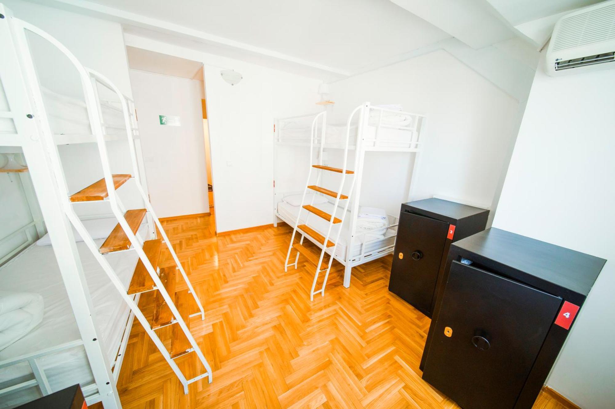 New Generation Hostel Prague Center Exteriör bild